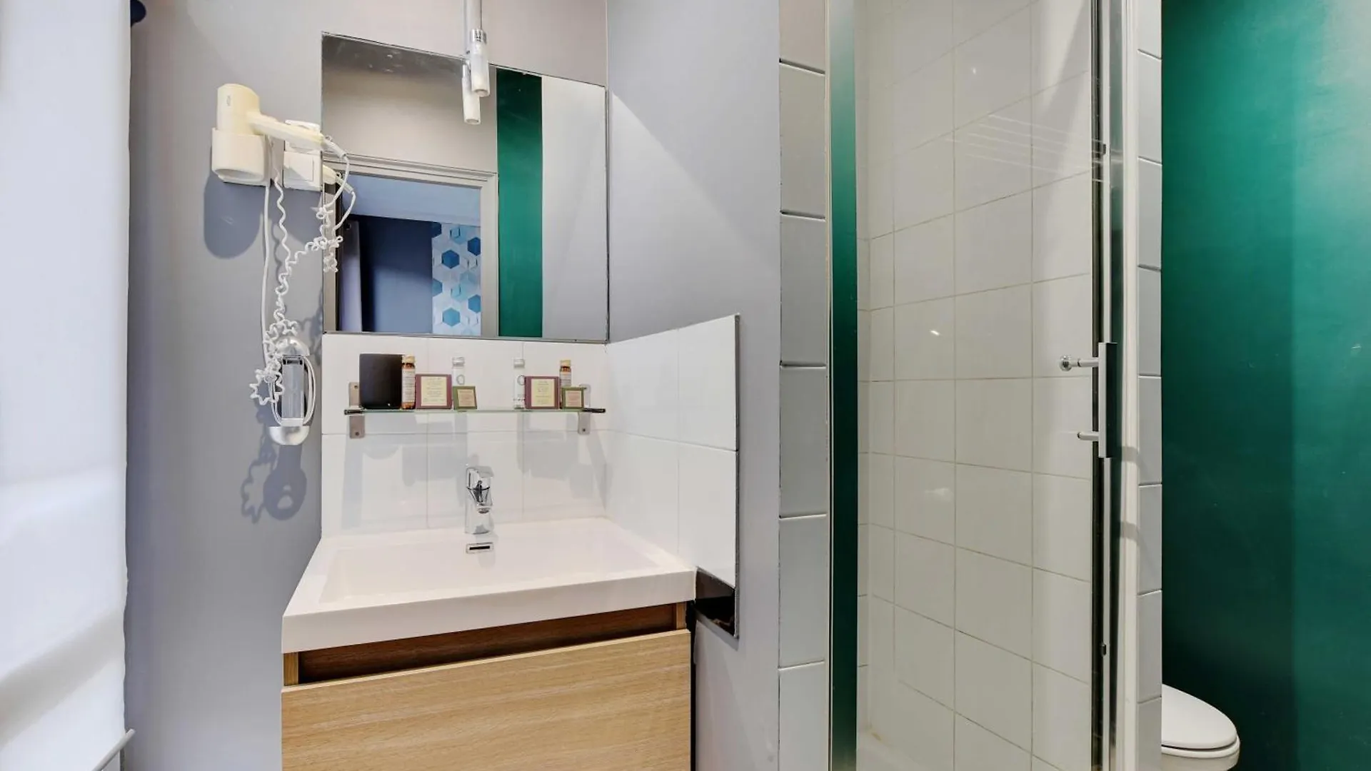 Apartment Bright Suite With Balcony Near Gare De L'Est Paris